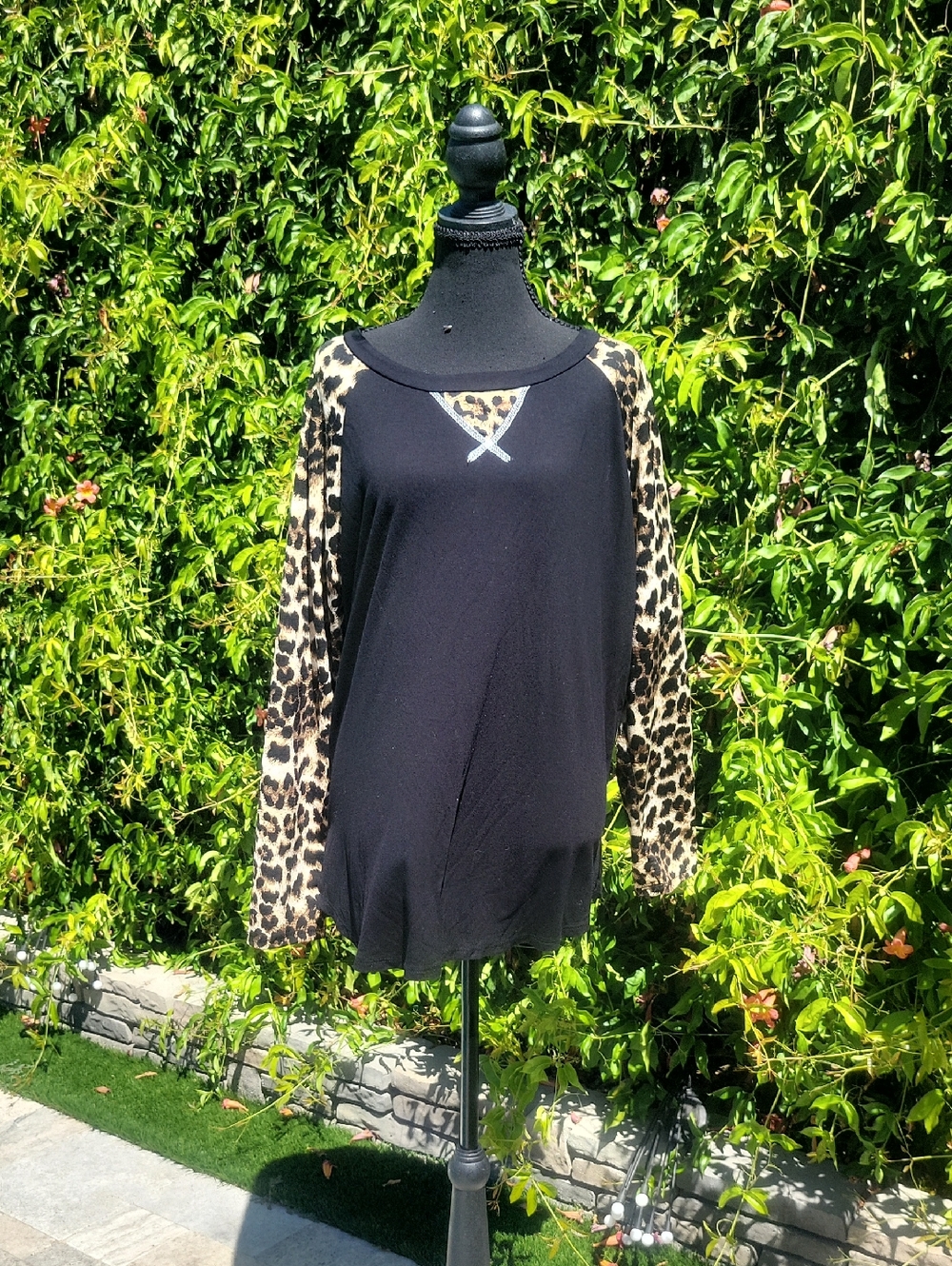 Black Longsleeve Top with Animal Print Long Sleeves XL